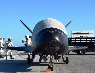 USAF: Μυστήριο και προσδοκία, το X-37B προσγειώθηκε! (βίντεο)